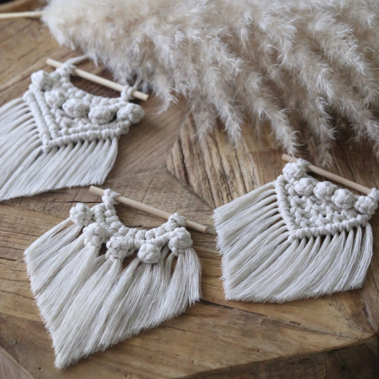 گیفت مکرومه بافی مدل فندقی