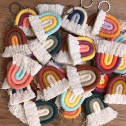 جاکلیدی رنگین کمون مکرومه دخترانه فانتزی جاکلیدی رنگین کمون مکرومه دخترانه فانتزی