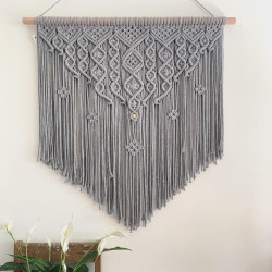 دیوارکوب اویز مکرومه بافی مدرن طوسی طرح ققنوس دیوارکوب اویز مکرومه بافی مدرن طوسی طرح ققنوس