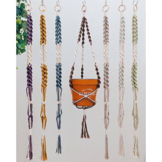 اویز گلدان مکرومه بافی طرح دورنگ