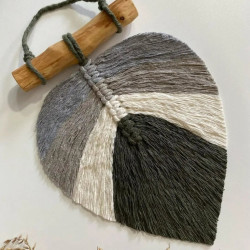 دکوراتیو مکرومه تک برگ فانتزی طول برگ 25 سانتی متر رنگ دلخواه دکوراتیو مکرومه تک برگ فانتزی طول برگ 25 سانتی متر رنگ دلخواه