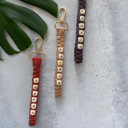 جاسوییچی مکرومه بافی اسم دلخواه طرح نازنین جاسوییچی مکرومه بافی اسم دلخواه طرح نازنین