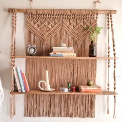 دیوارکوب وشلف چوبی اویز مکرومه طرح رایکا دیوارکوب وشلف چوبی اویز مکرومه طرح رایکا