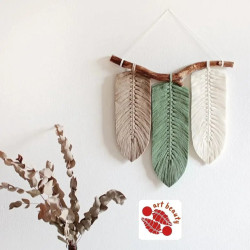 دیوارکوب دکوراتیو مکرومه بافی طرح برگ سه رنگ جذاب دیوارکوب دکوراتیو مکرومه بافی طرح برگ سه رنگ جذاب