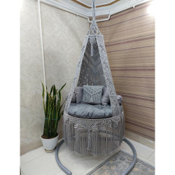 تاب مکرومه شاه نشین همراه با بالشتک تاب و کوسن ها. رنگ طبق عکس تاب مکرومه شاه نشین همراه با بالشتک تاب و کوسن ها. رنگ طبق عکس