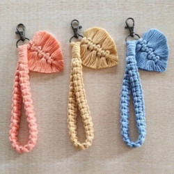 جاکلیدی مکرومه دخترانه طرح برگ فانتزی جاکلیدی مکرومه دخترانه طرح برگ فانتزی